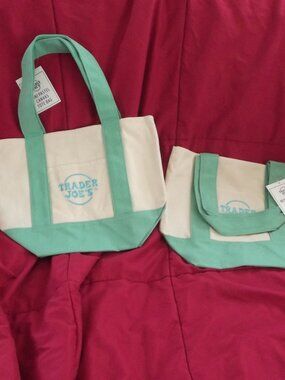 Trader Joe’s mini tote bags–pastel, set of 2, NWT!